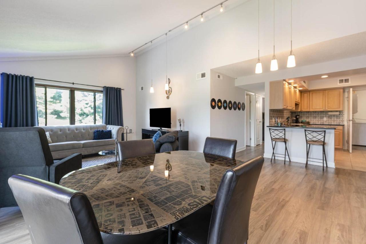 Large, Stunning Elvis Themed Condo,10 Min From Cvg Florence Exteriér fotografie